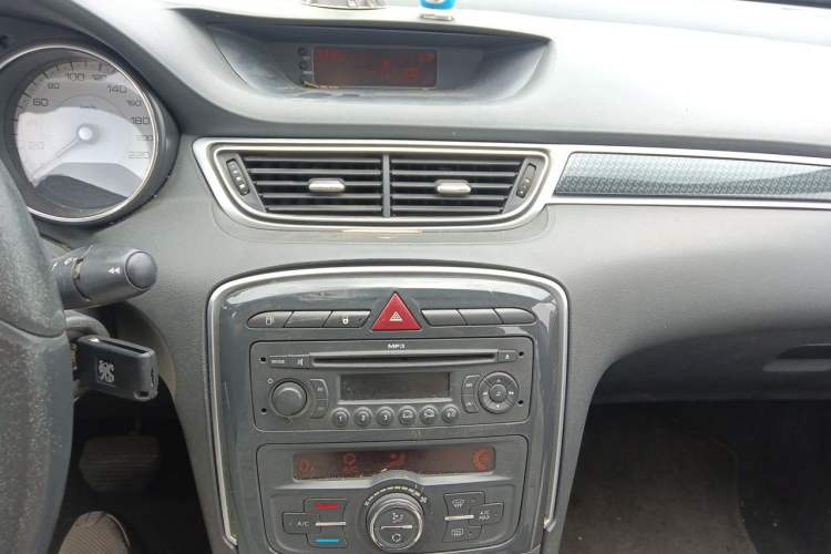 Used Peugeot 308 2013 1.6L Automatic Fashion Model Audio And AC Panel