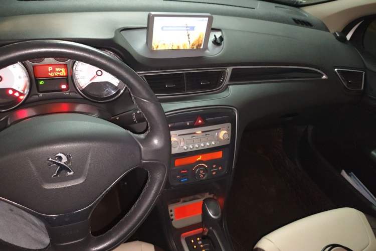 Used Peugeot 308 2013 1.6L Automatic Fashion Model Audio And AC Panel