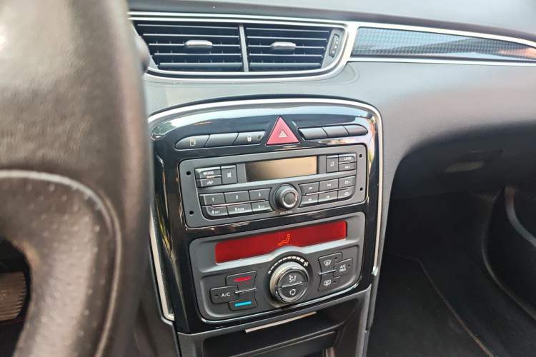 Used Peugeot 308 2013 1.6L Manual Fashion Model Audio And AC Panel