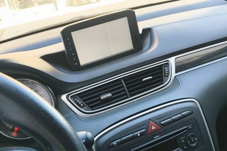 Used Peugeot 308 2013 1.6L Automatic YouShang Model Audio And AC Panel