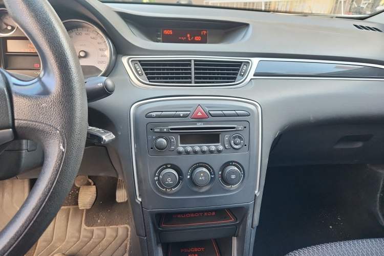 Used Peugeot 308 2013 1.6L Manual YouShang Model Audio And AC Panel