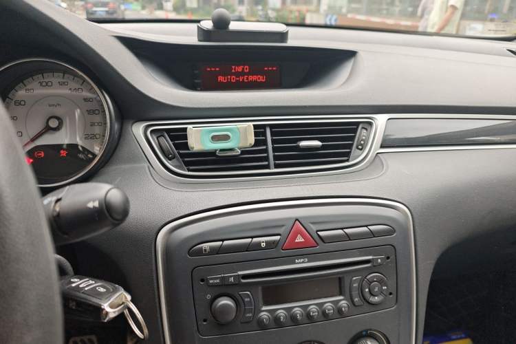 Used Peugeot 308 2013 1.6L Manual YouShang Model Audio And AC Panel