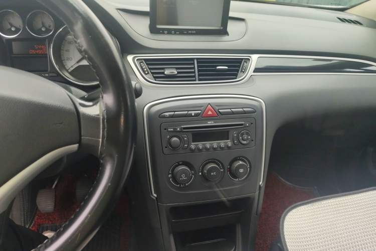 Used Peugeot 308 2013 1.6L Manual YouShang Model Audio And AC Panel