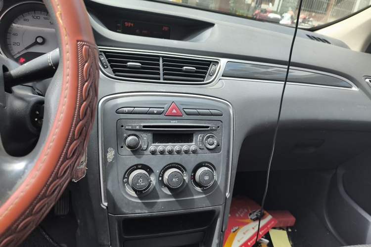 Used Peugeot 308 2013 1.6L Manual YouShang Model Audio And AC Panel