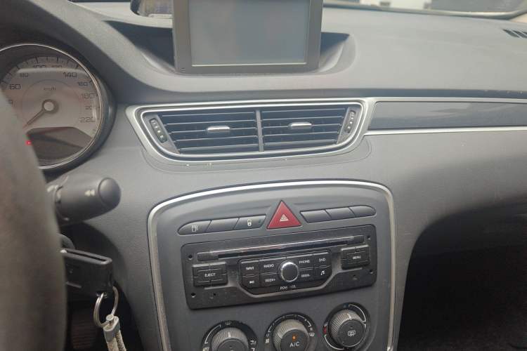 Used Peugeot 308 2013 1.6L Manual YouShang Model Audio And AC Panel