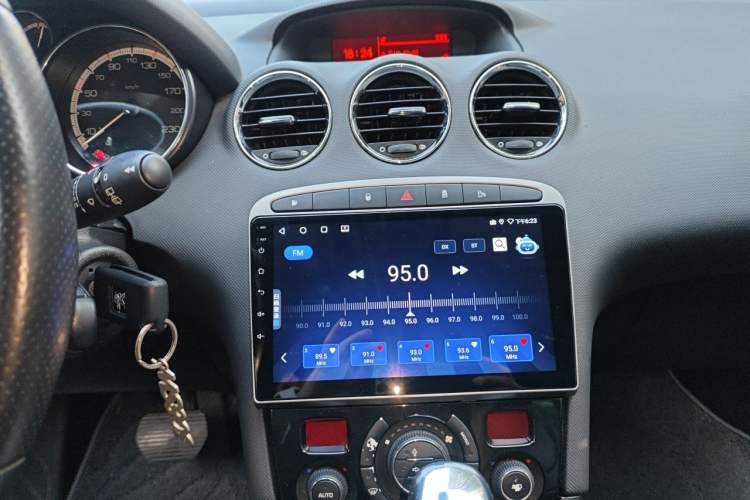 Used Peugeot 308 2013 1.6T SW Fashion Edition Audio And AC Panel