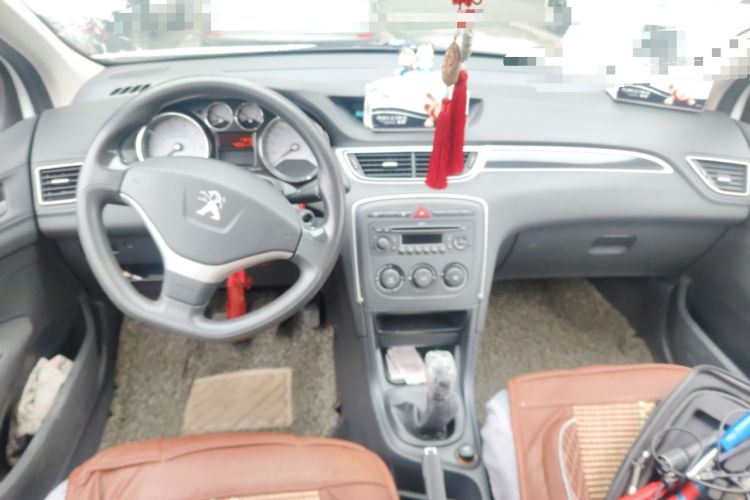Used Peugeot 308 2013 1.6L Manual YouShang Model Center Console
