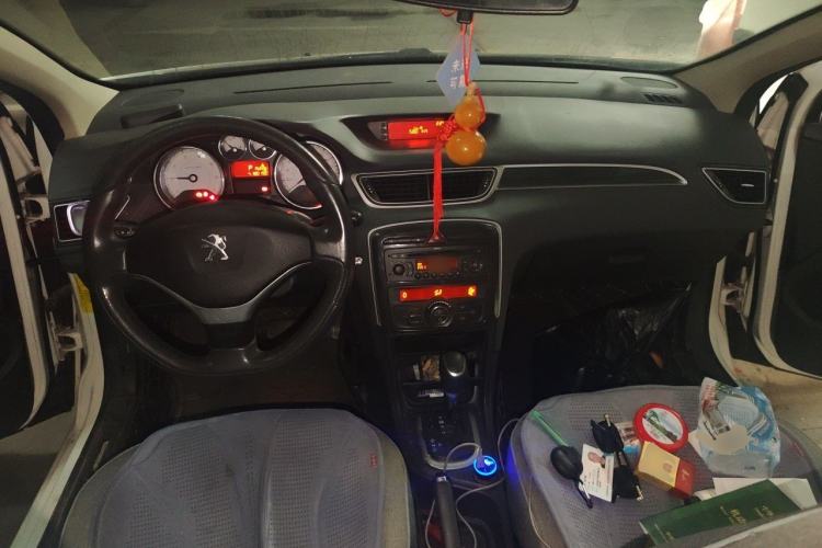 Used Peugeot 308 2013 1.6L Automatic YouShang Model Center Console