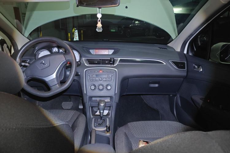 Used Peugeot 308 2013 1.6L Automatic YouShang Model Center Console