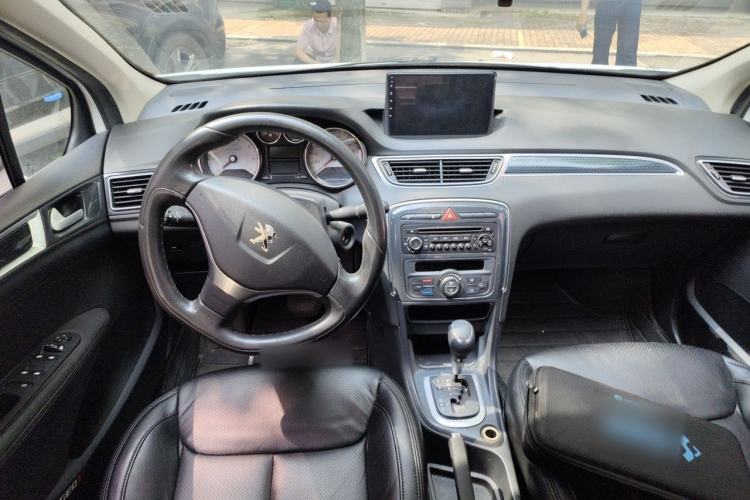 Used Peugeot 308 2013 1.6L Automatic Fashion Model Center Console