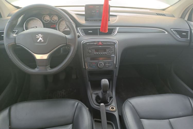 Used Peugeot 308 2013 1.6L Manual Fashion Model Center Console