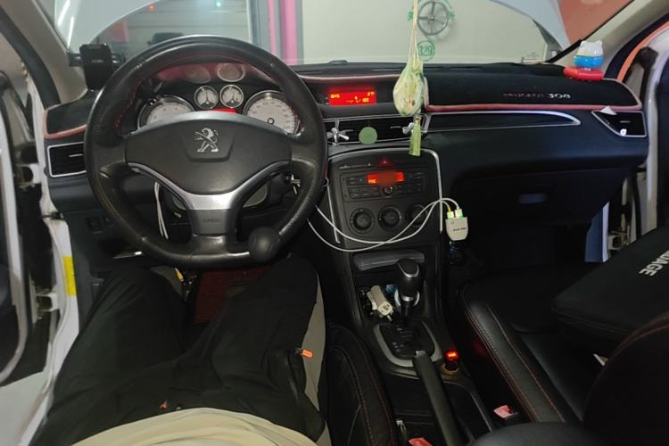 Used Peugeot 308 2013 1.6L Automatic YouShang Model Center Console