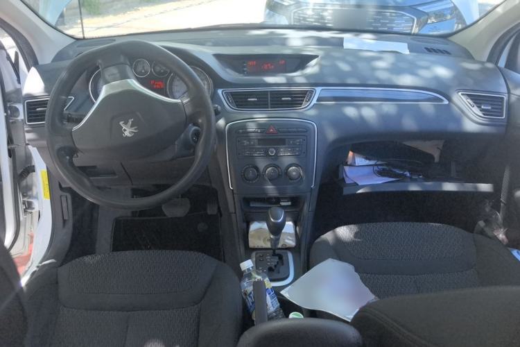 Used Peugeot 308 2013 1.6L Automatic YouShang Model Center Console
