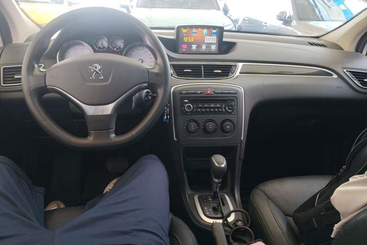 Used Peugeot 308 2013 1.6L Automatic YouShang Model Center Console