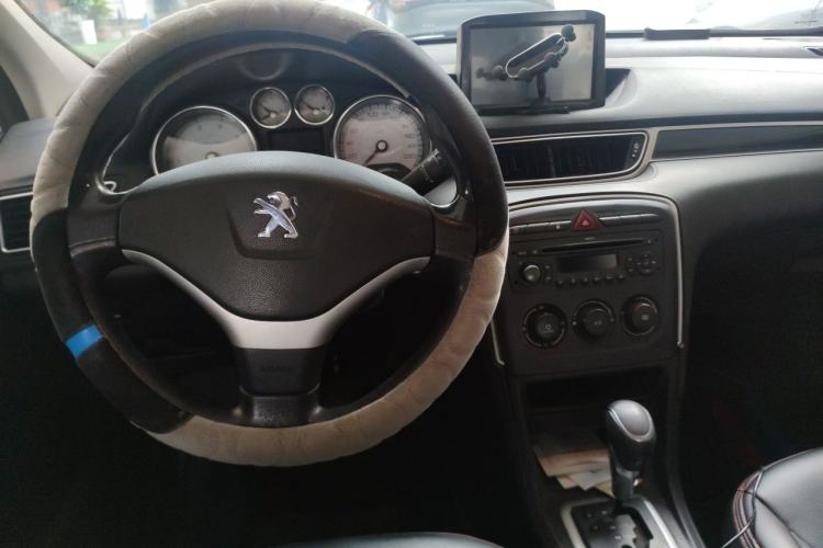 Used Peugeot 308 2013 1.6L Automatic YouShang Model Center Console