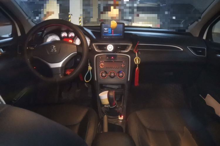 Used Peugeot 308 2013 1.6L Manual YouShang Model Center Console