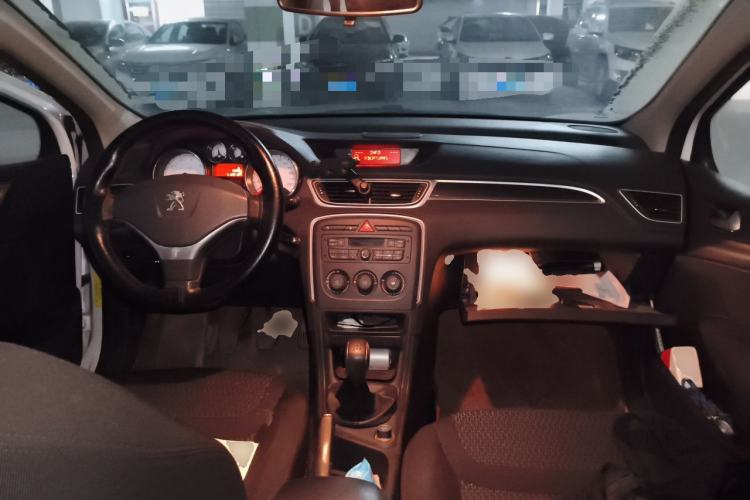 Used Peugeot 308 2013 1.6L Manual YouShang Model CNG Center Console
