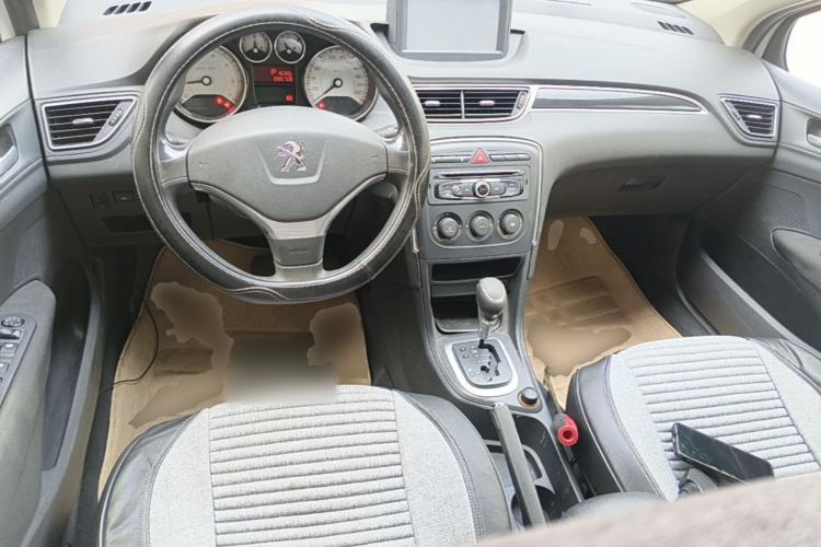 Used Peugeot 308 2013 1.6L Automatic Fashionable Chen Kun Excellent Edition Center Console