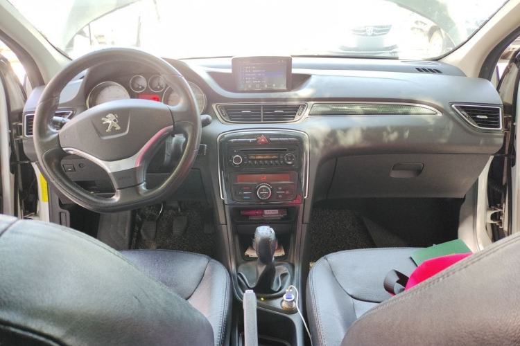 Used Peugeot 308 2013 1.6L Manual Fashion Model Center Console