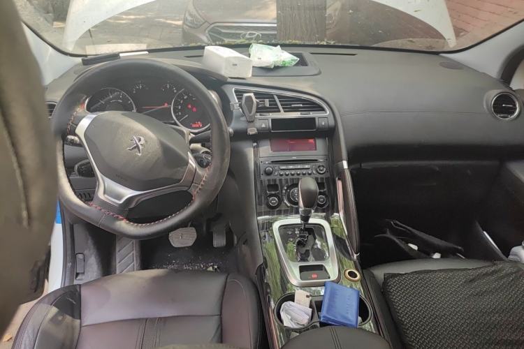 Used Peugeot 308 2013 2.0L Automatic Luxury Model Center Console
