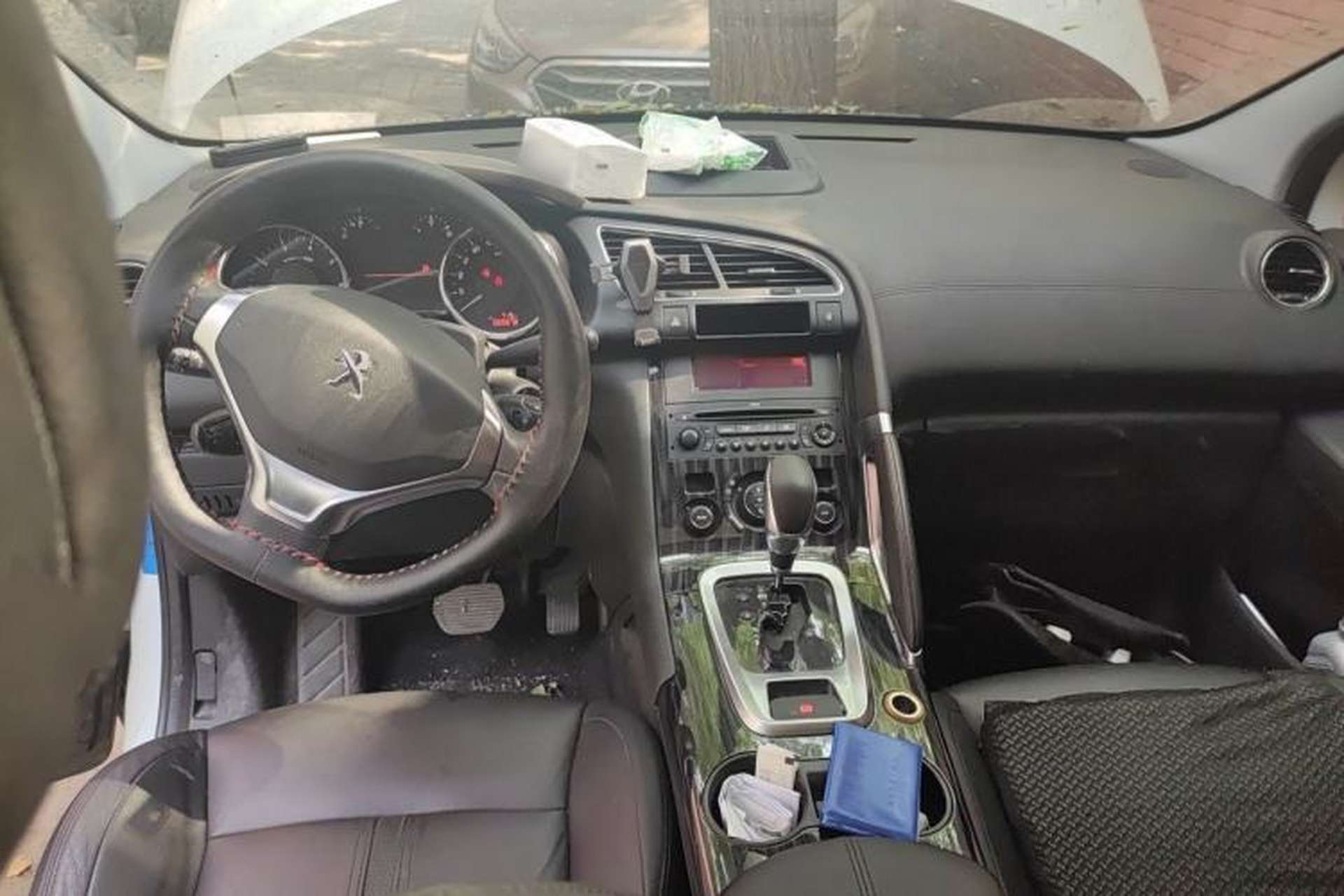 Used Peugeot 308 2013 2.0L Automatic Luxury Model Center Console