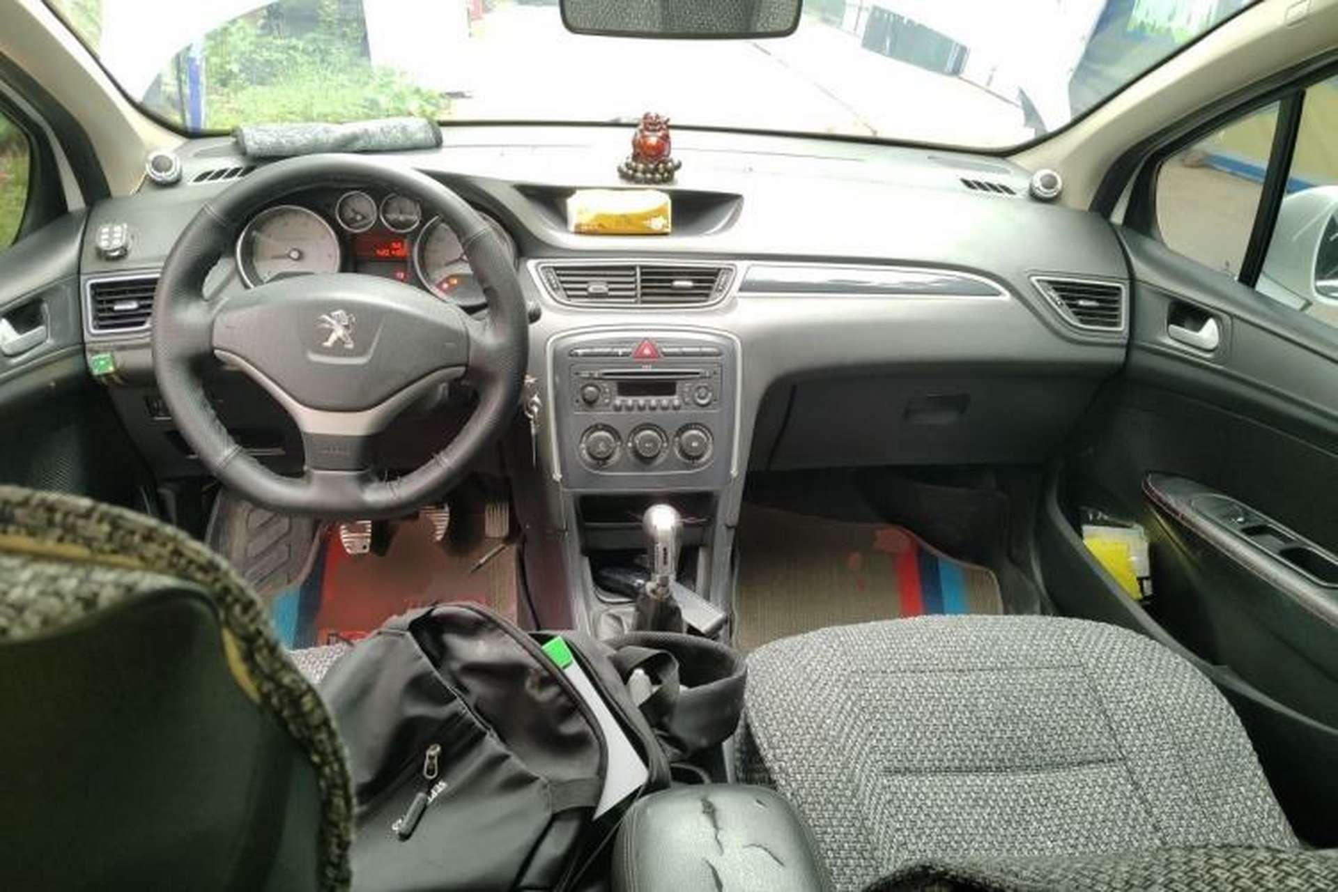 Used Peugeot 308 2013 1.6L Manual YouShang Model Center Console