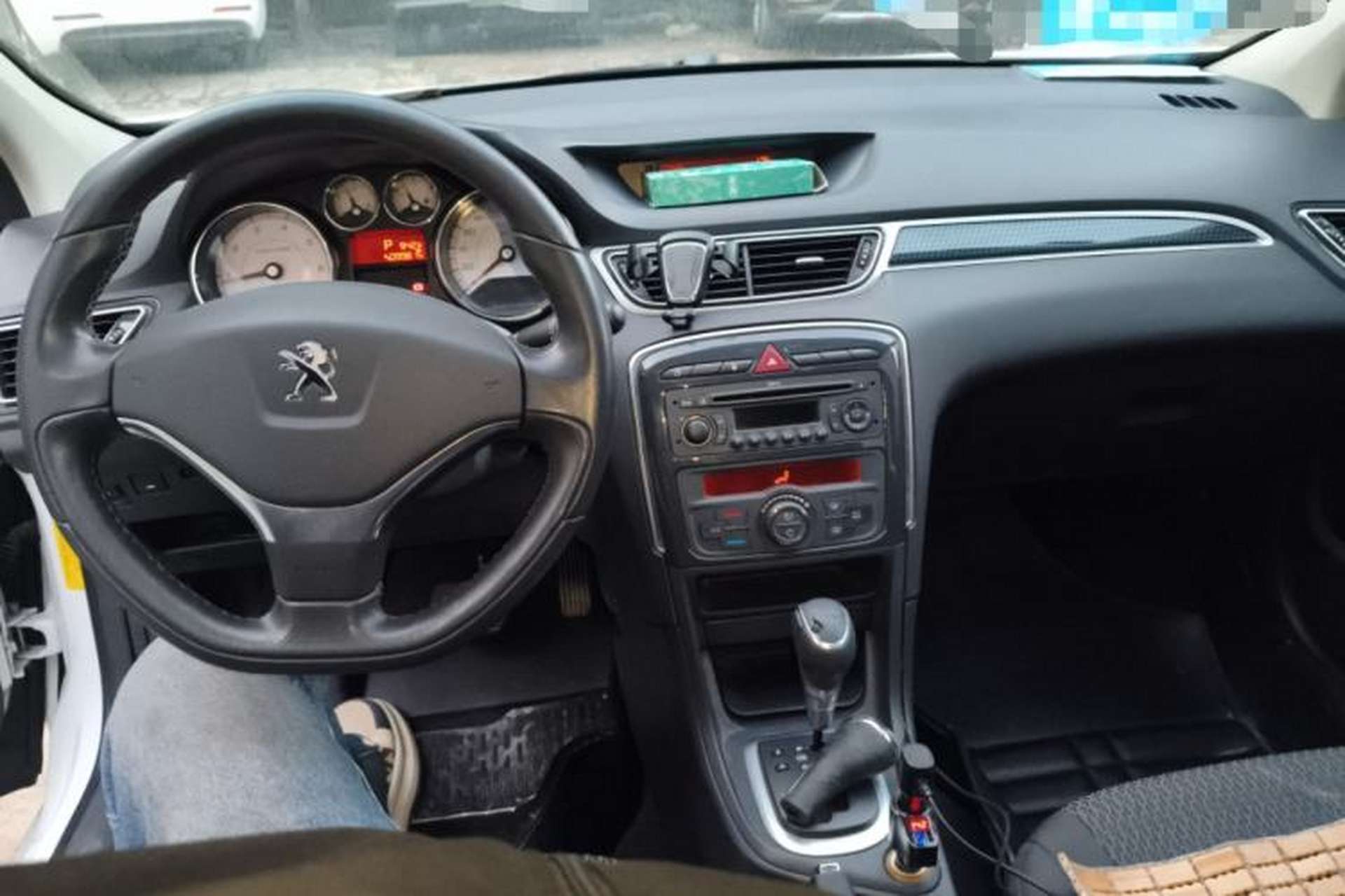 Used Peugeot 308 2013 1.6L Automatic Fashion Model Center Console