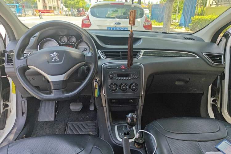 Used Peugeot 308 2013 1.6L Automatic YouShang Model Center Console