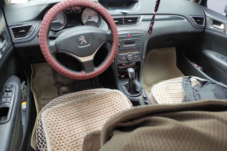 Used Peugeot 308 2013 1.6L Manual Fashion Model Center Console