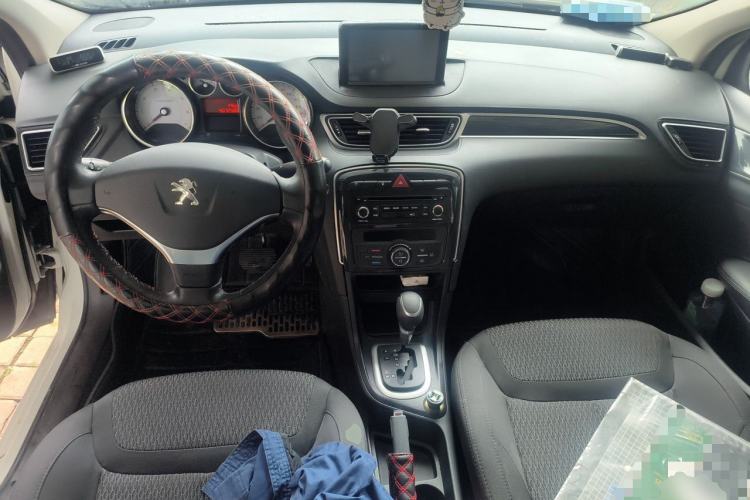 Used Peugeot 308 2013 1.6L Automatic Fashion Model Center Console