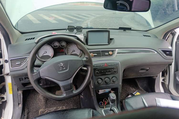 Used Peugeot 308 2013 1.6L Automatic YouShang Model Center Console