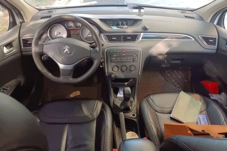 Used Peugeot 308 2013 1.6L Manual YouShang Model Center Console