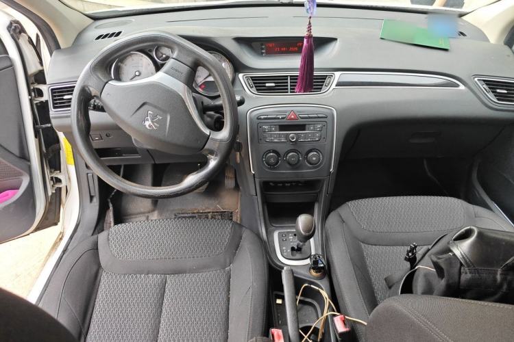 Used Peugeot 308 2013 1.6L Automatic YouShang Model Center Console
