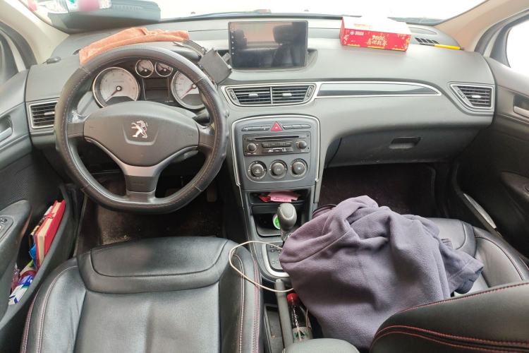 Used Peugeot 308 2013 1.6L Automatic YouShang Model Center Console