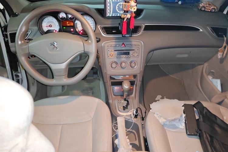 Used Peugeot 308 2013 1.6L Automatic YouShang Model Center Console