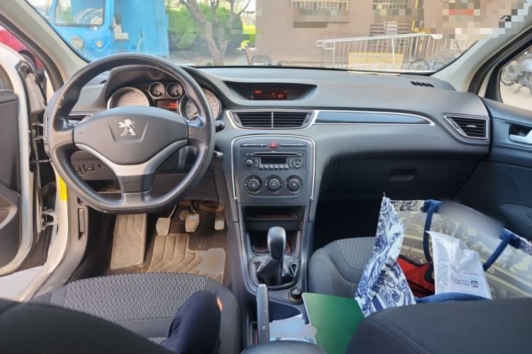 Used Peugeot 308 2013 1.6L Manual YouShang Model Center Console