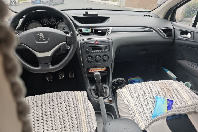 Used Peugeot 308 2013 1.6L Manual YouShang Model Center Console