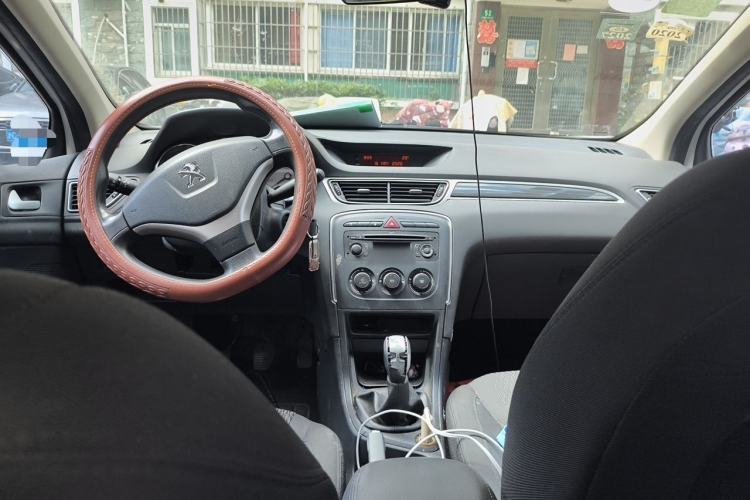 Used Peugeot 308 2013 1.6L Manual YouShang Model Center Console