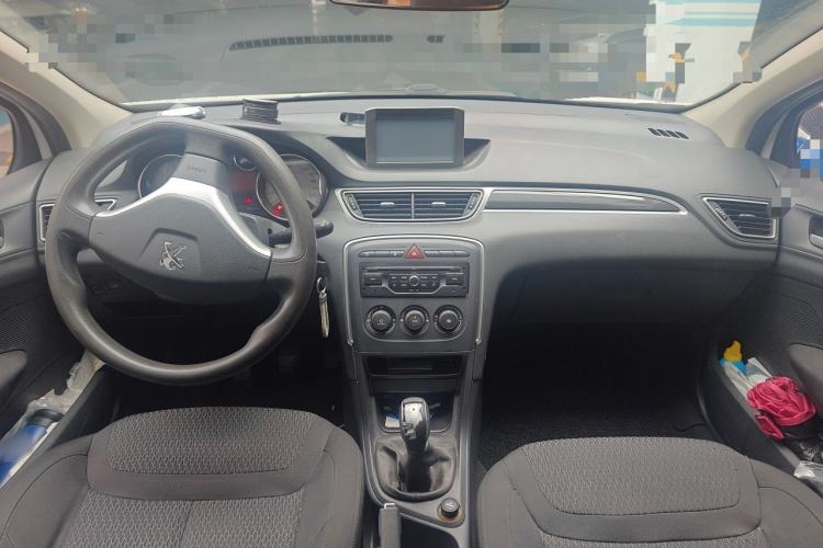 Used Peugeot 308 2013 1.6L Manual YouShang Model Center Console