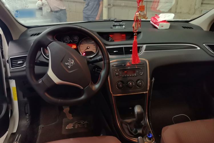 Used Peugeot 308 2013 1.6L Manual YouShang Model Center Console