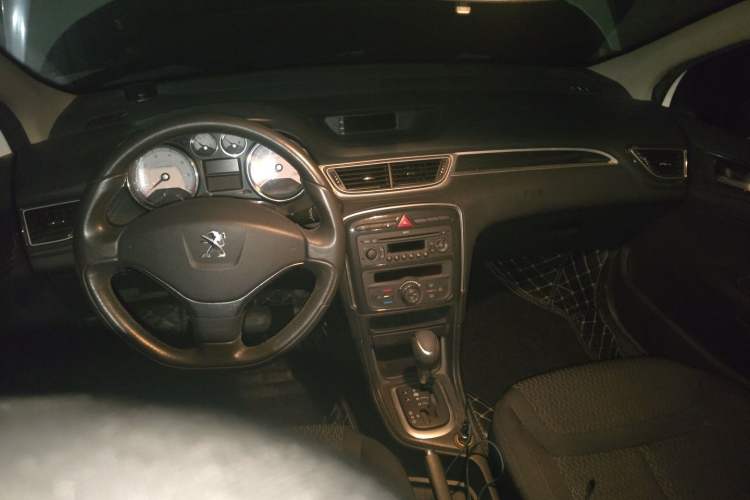 Used Peugeot 308 2013 1.6L Automatic Fashion Model Center Console