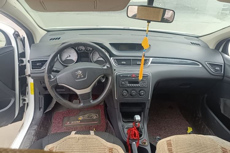 Used Peugeot 308 2013 1.6L Manual YouShang Model Center Console