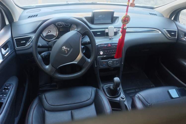 Used Peugeot 308 2013 1.6L Manual Fashion Model Center Console