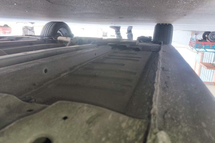 Used Peugeot 308 2013 1.6L Manual YouShang Model Chassis Front Right