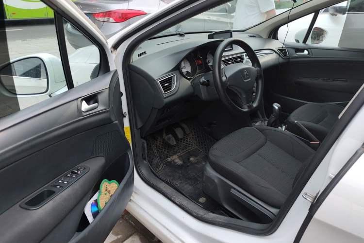 Used Peugeot 308 2013 1.6L Manual YouShang Model Driver Seat
