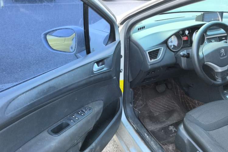 Used Peugeot 308 2013 1.6L Automatic YouShang Model Driver Seat