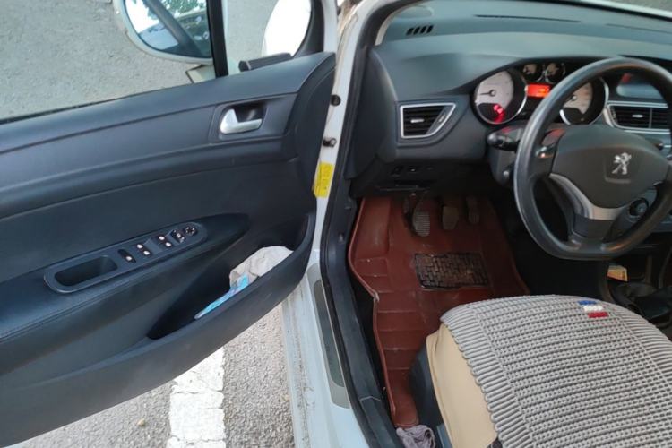 Used Peugeot 308 2013 1.6L Manual YouShang Model Driver Seat