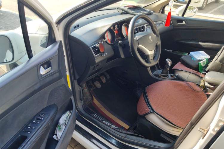 Used Peugeot 308 2013 1.6L Manual YouShang Model Driver Seat