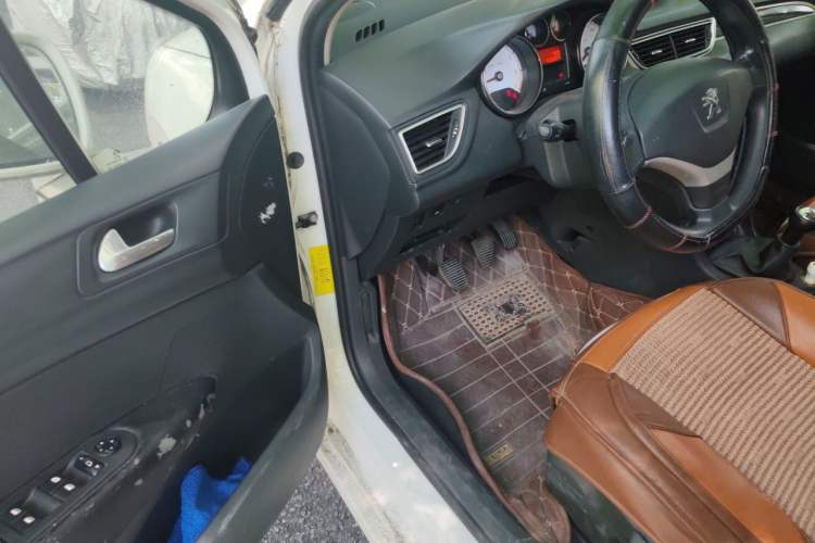Used Peugeot 308 2013 1.6L Manual YouShang Model Driver Seat