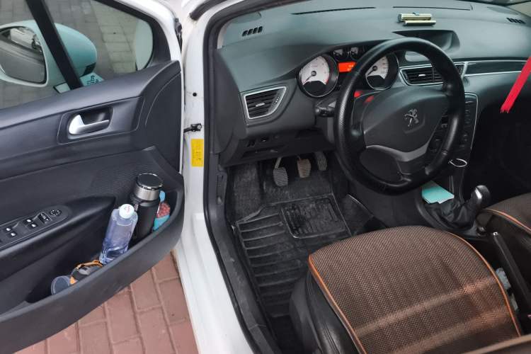 Used Peugeot 308 2013 1.6L Manual YouShang Model Driver Seat
